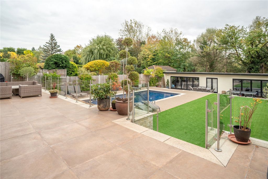 Additional image 24 of 5 bed detached house for saleDetached House Close To Station, Loughton, Essex IG10