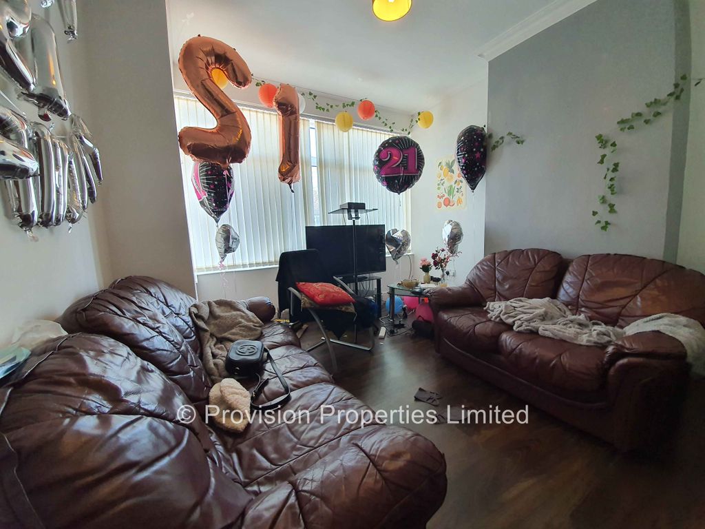 Property photo 1 of 9 Photo