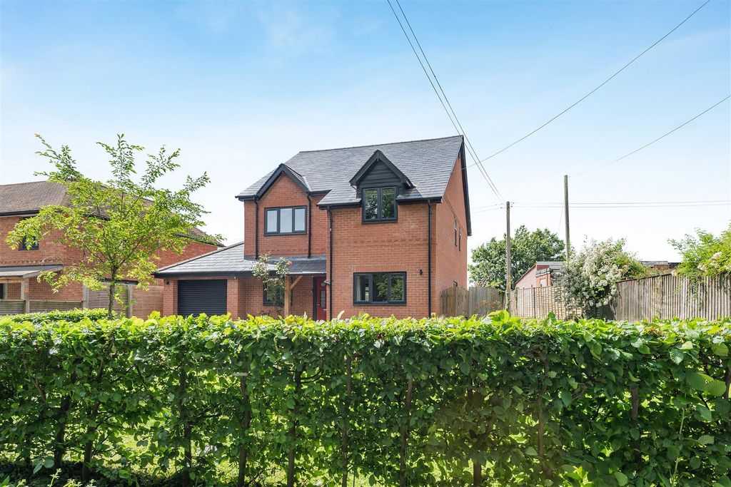 Property photo 1 of 32