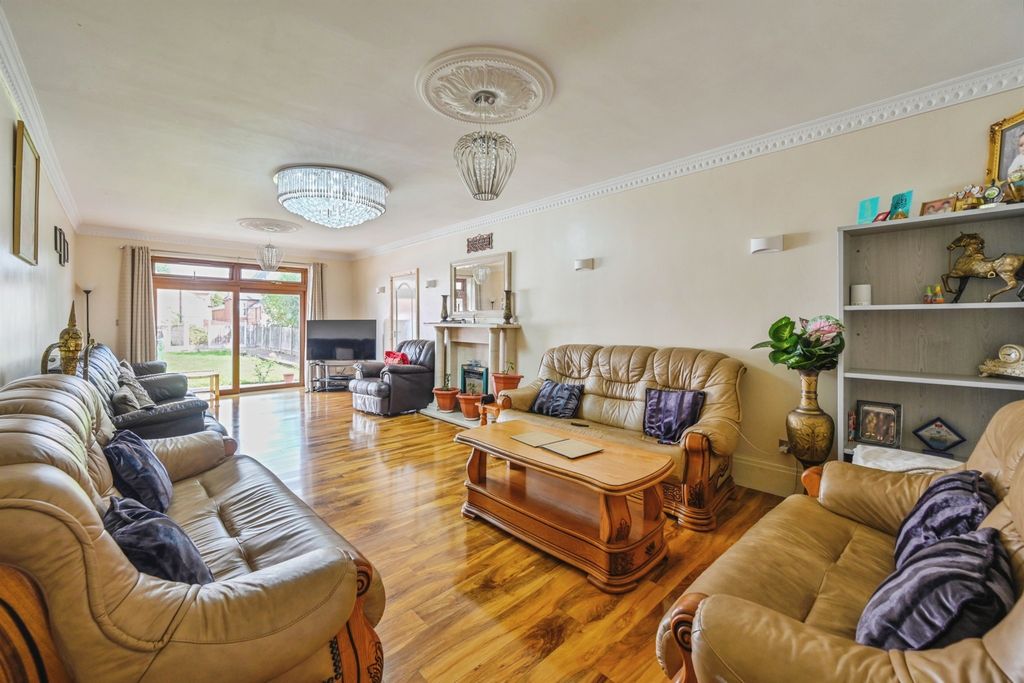 Property photo 2 of 17