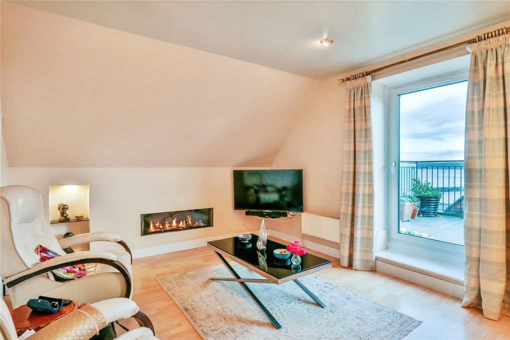 Property photo 2 of 11 Photography