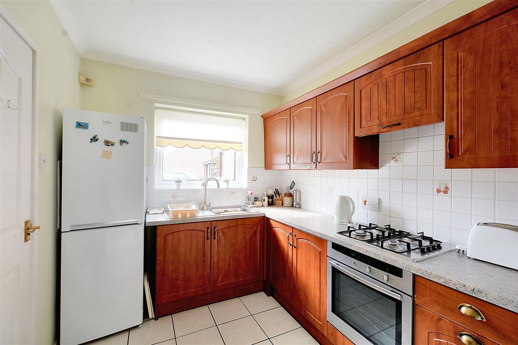 Property photo 3 of 14 Breakfast Kitchen