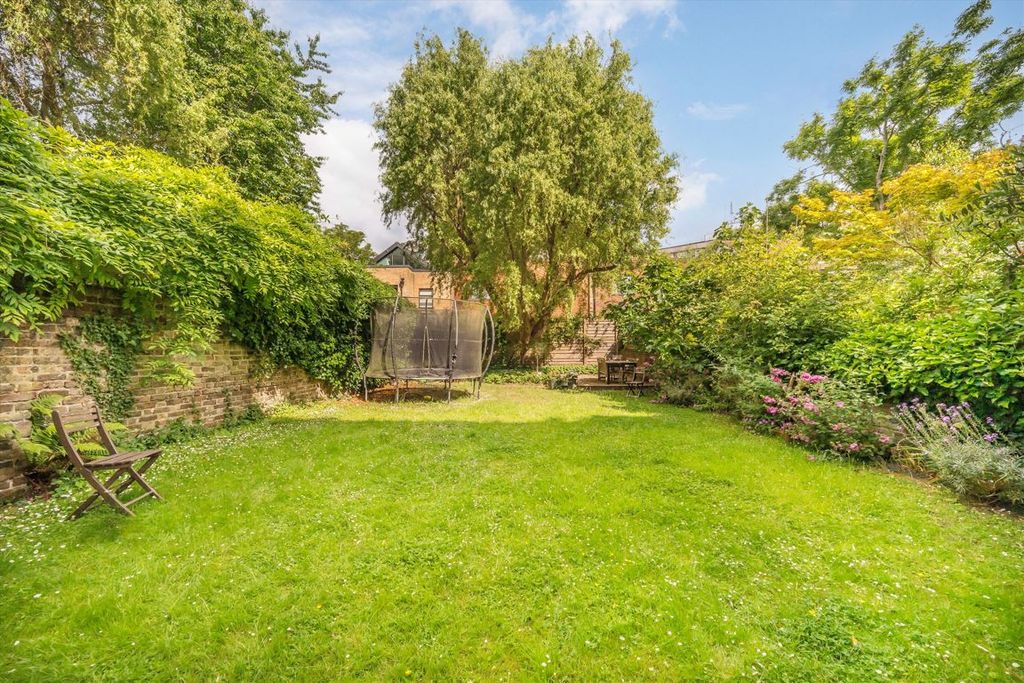 Property photo 2 of 9