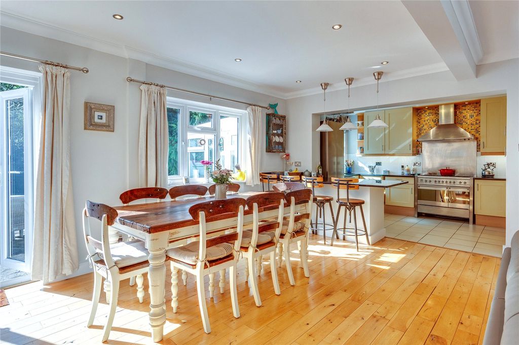 Property photo 2 of 26 Dining Area