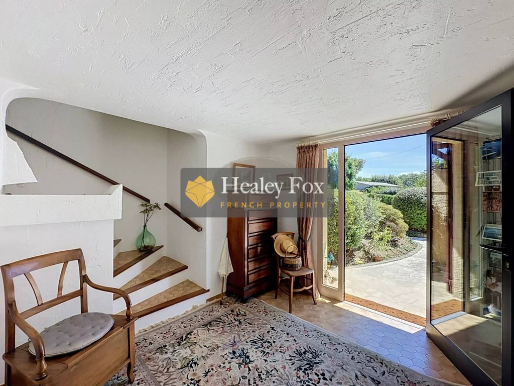 Property photo 3 of 13 2c0A91B8ee4A39029Faccaafa26310E6