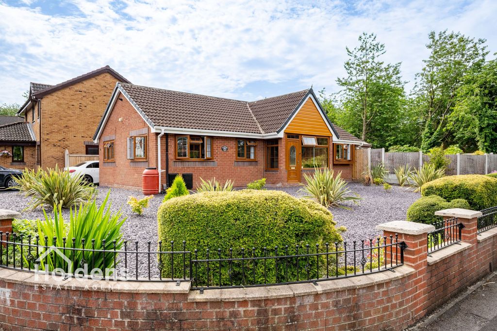 Property photo 1 of 25