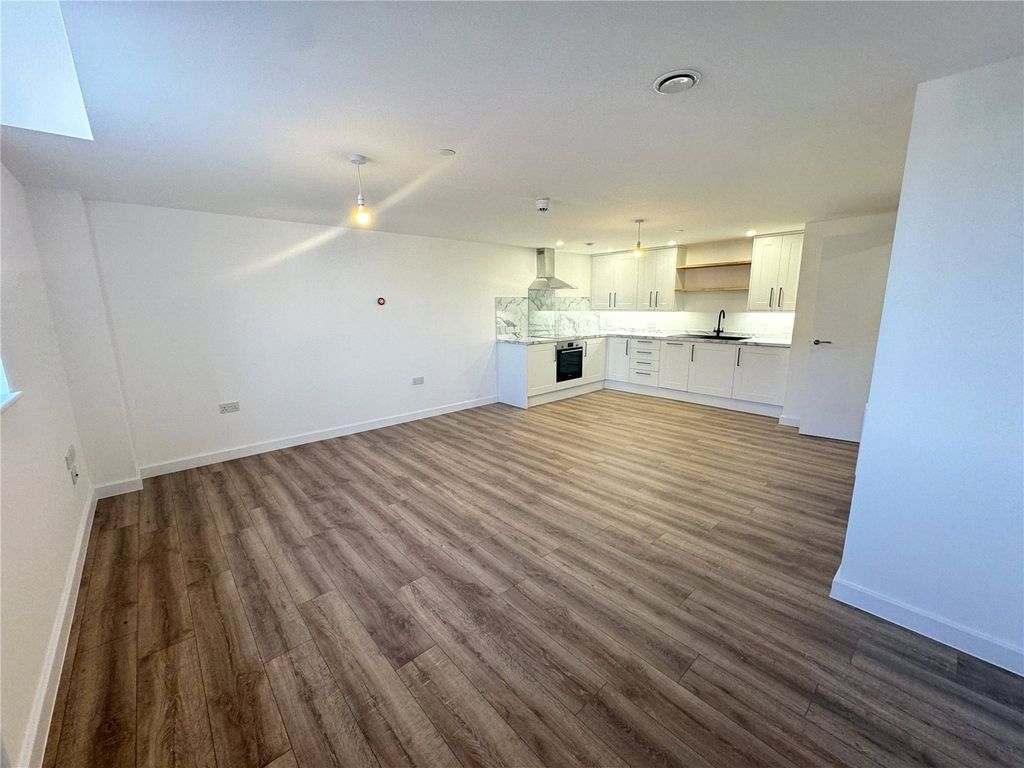 Property photo 2 of 11 Flat 301