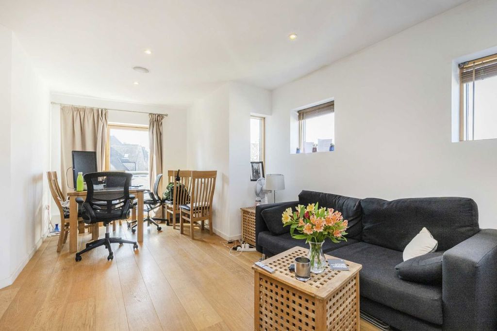 Property photo 3 of 5