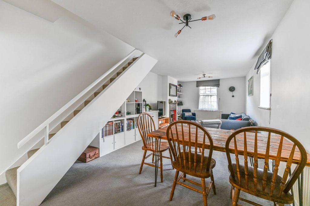 Property photo 2 of 14