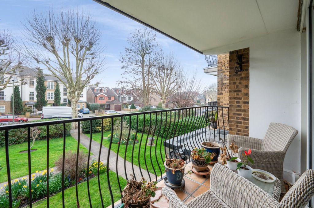 Property photo 2 of 12 Picture No. 11