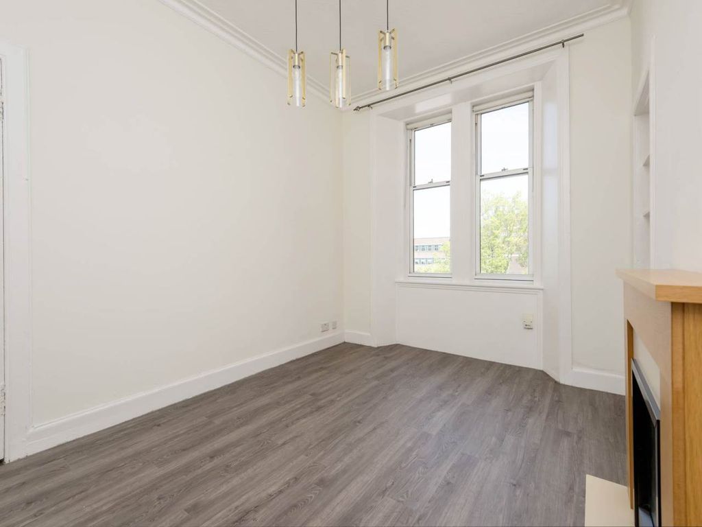 Property photo 3 of 12 79105_Hillend_Place-006