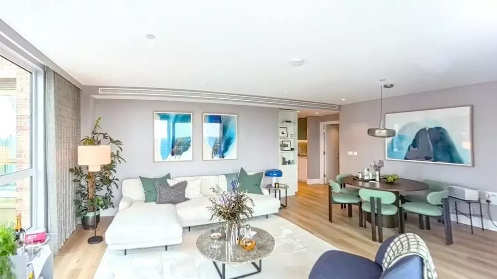 Property photo 2 of 12