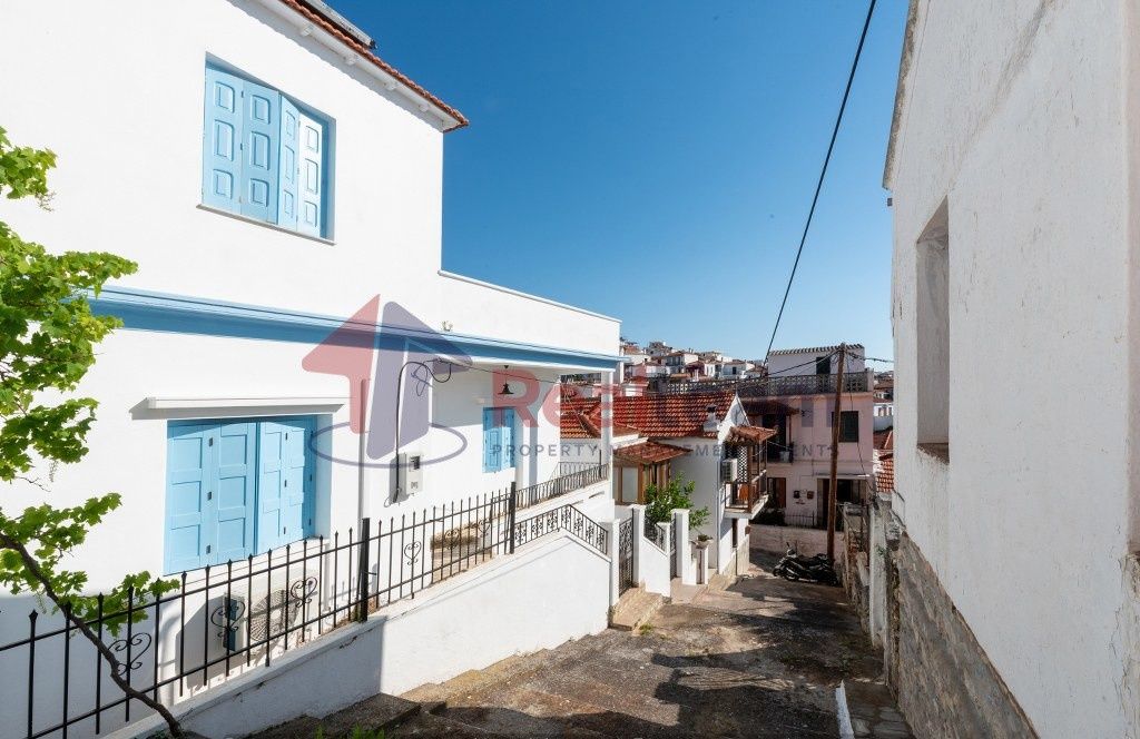 Property photo 2 of 30