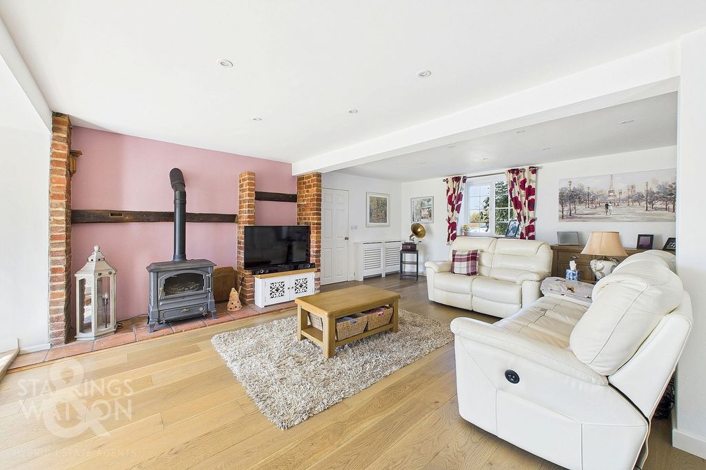 Property photo 3 of 32