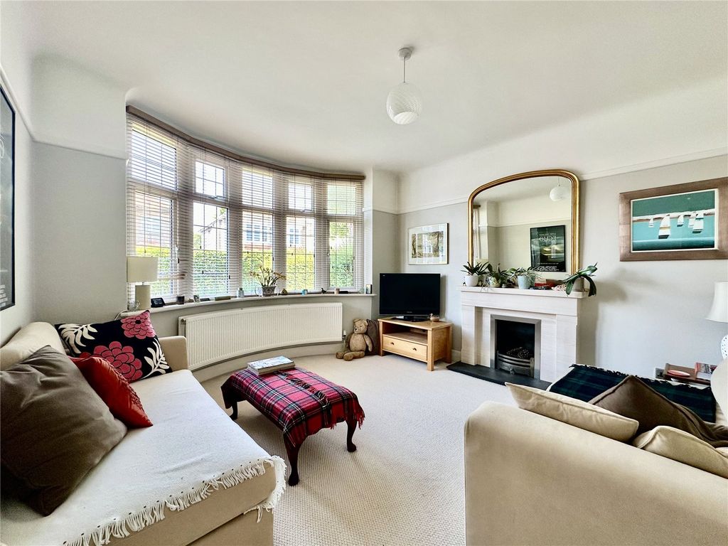 Property photo 2 of 15 Picture No. 11