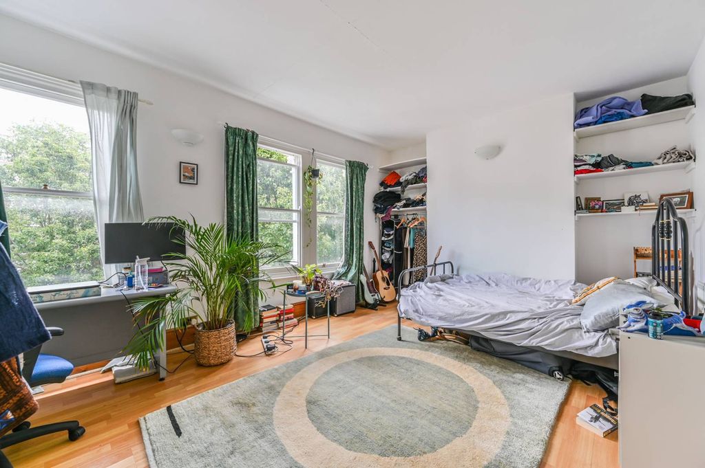 Property photo 3 of 8