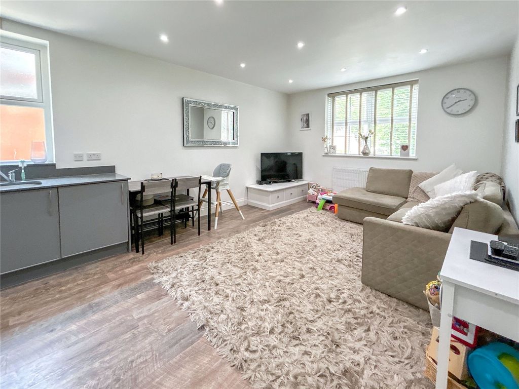 Property photo 2 of 17 Picture No. 07