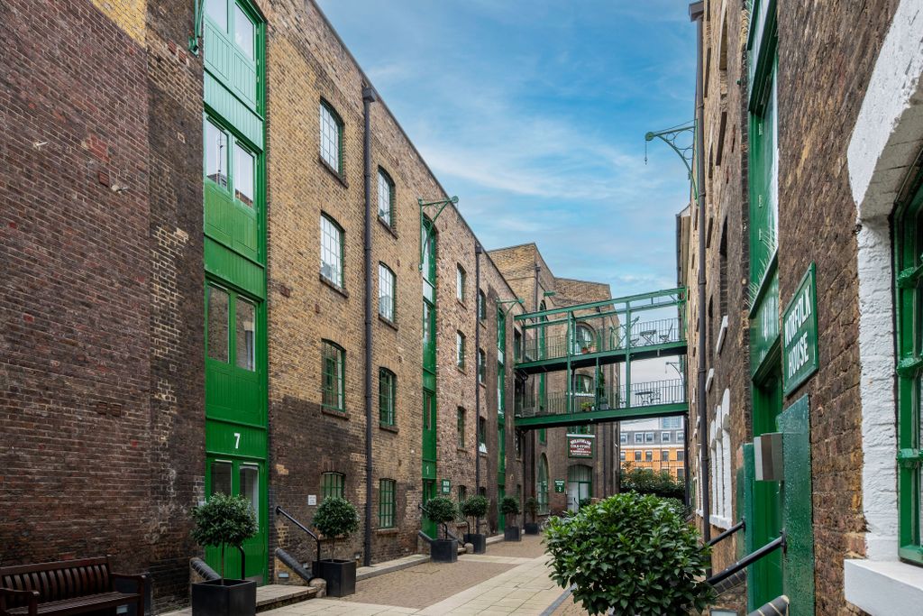 Property photo 1 of 5