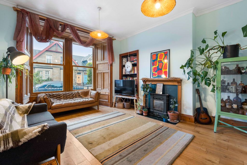 Property photo 2 of 34