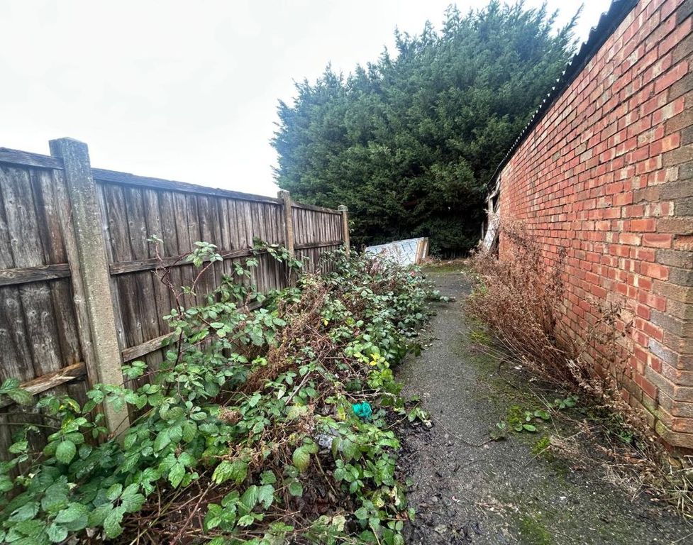 Property photo 2 of 3