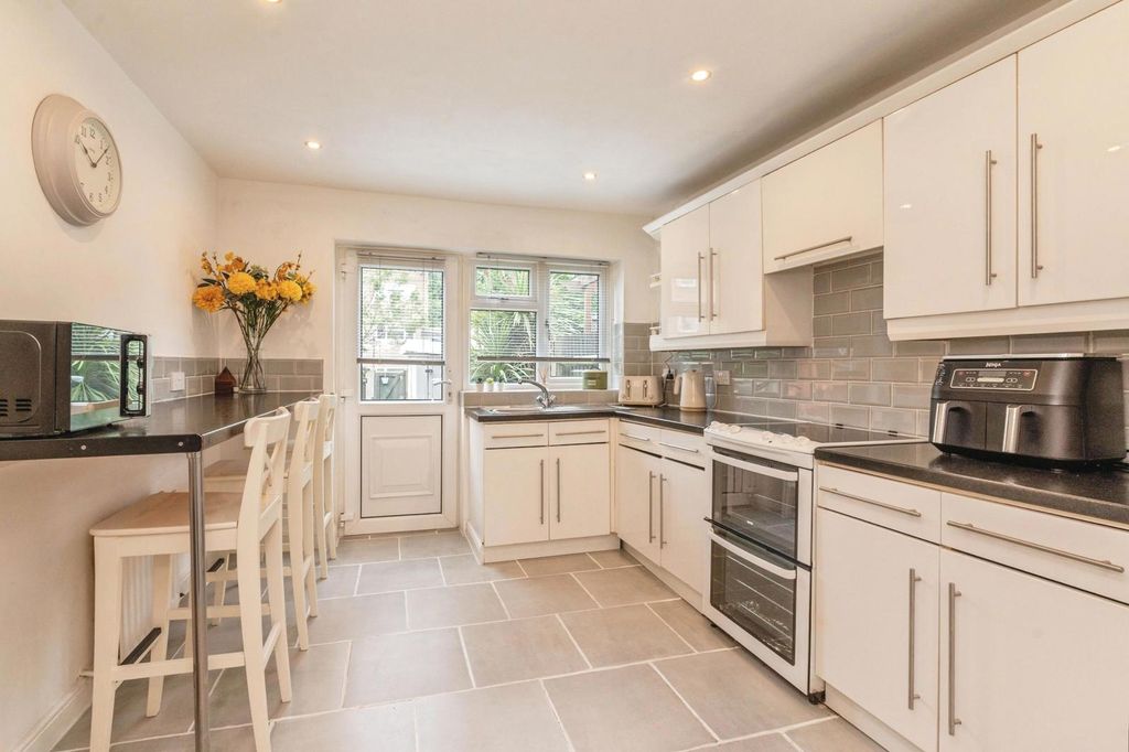 Property photo 2 of 21 Pbox-Img.Jpg
