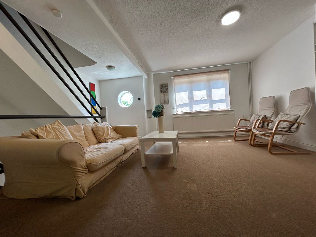 Property photo 1 of 12 Zdjecie Whatsapp 2025-05-02 O 09.29.44_B8783B23