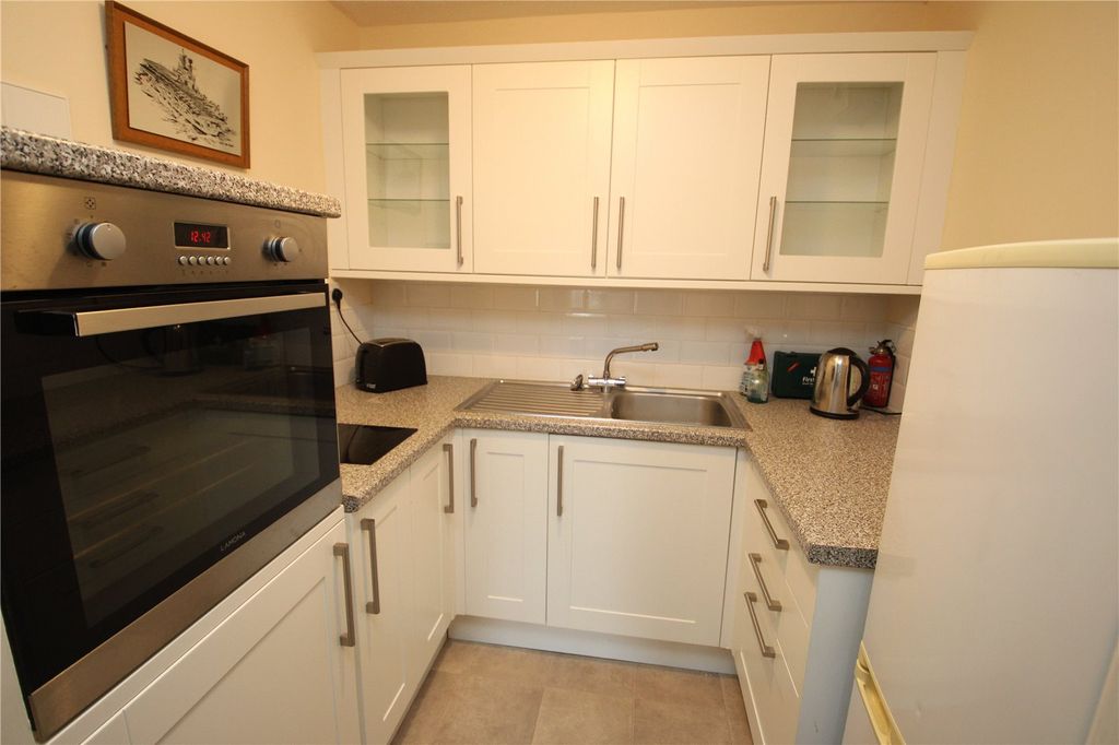 Property photo 3 of 8 Picture No. 10