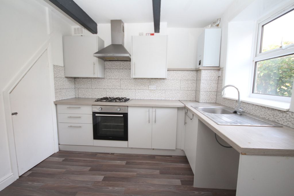 Property photo 3 of 11 Photo