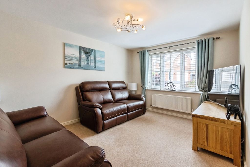 Property photo 2 of 17 Pbox-Img.Jpg