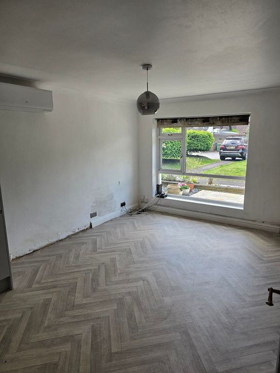 Property photo 2 of 7 Lounge