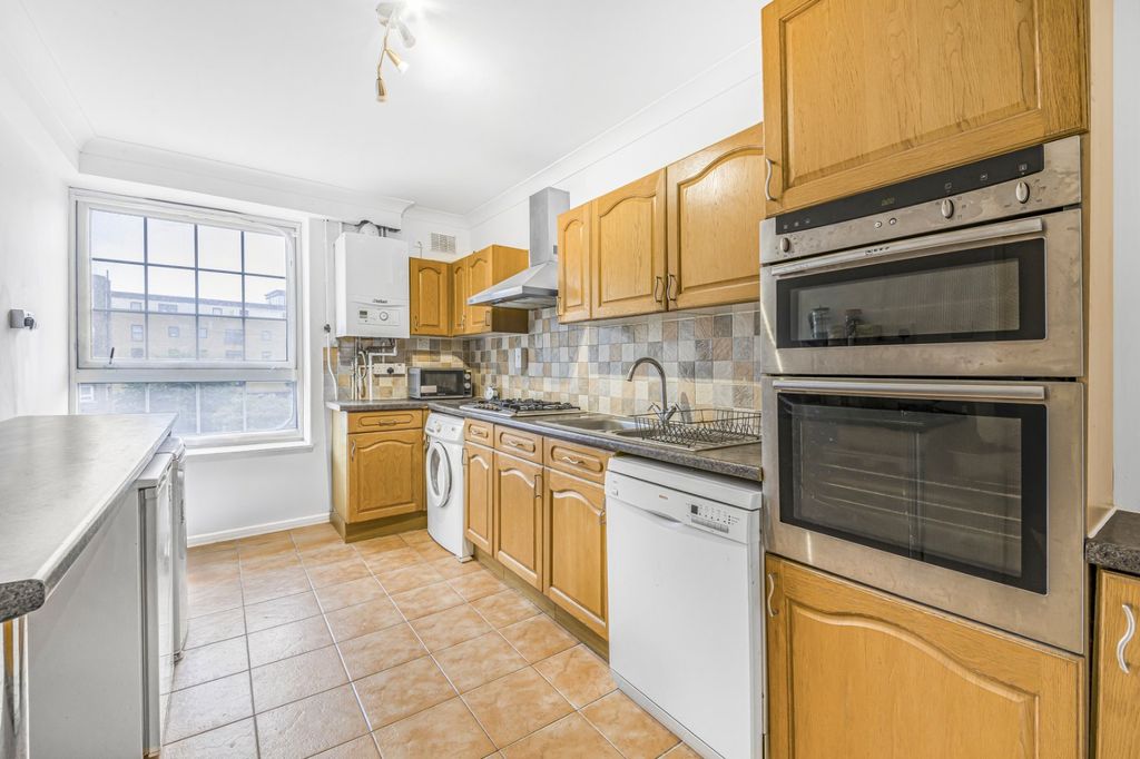 Property photo 3 of 12