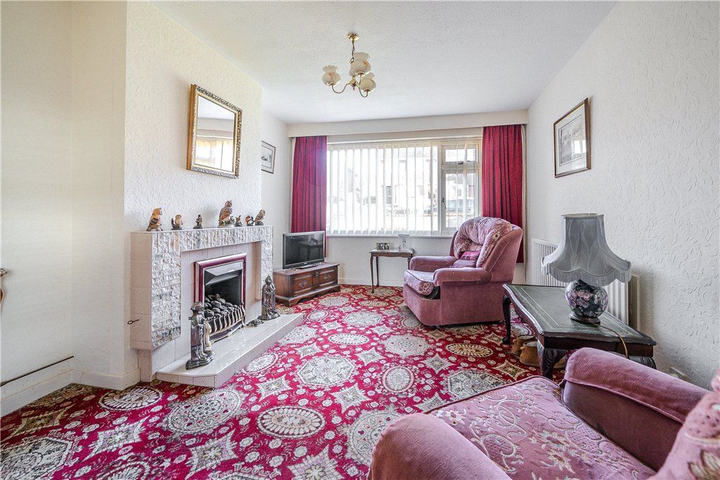 Property photo 2 of 12 Lounge