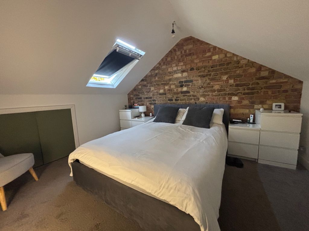 Property photo 3 of 8 Photo 1