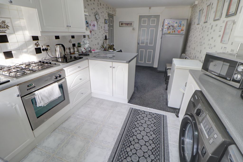 Property photo 3 of 18 3
