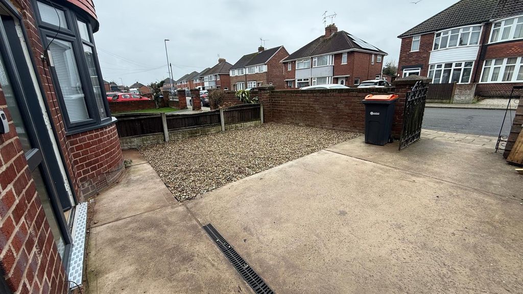 Property photo 2 of 38 Front Yard