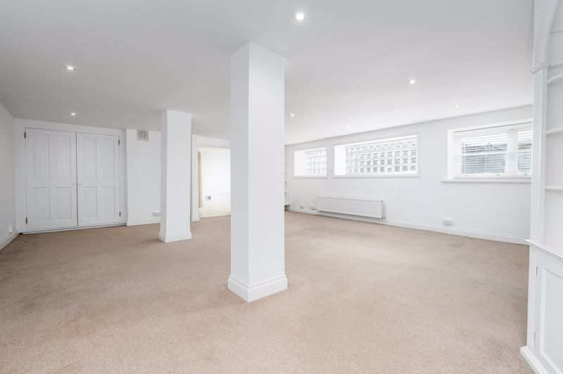 Property photo 2 of 13 Photo 6