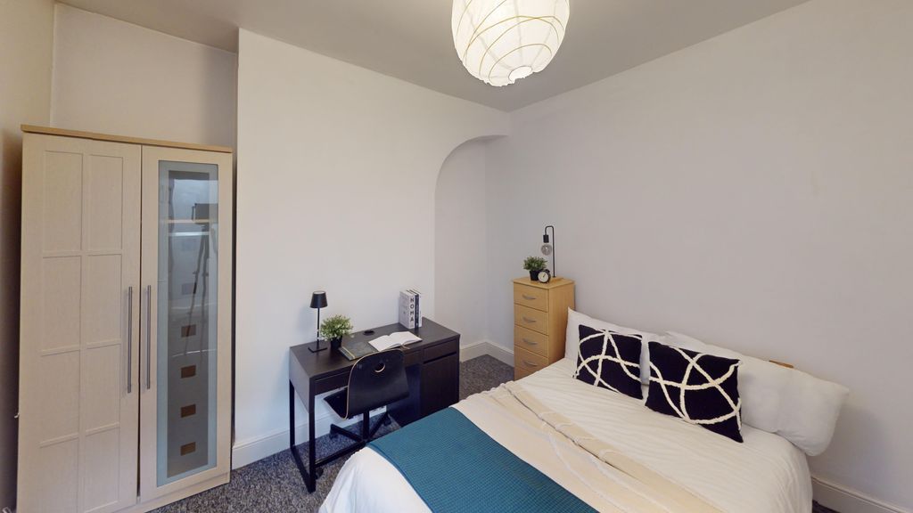 Property photo 3 of 13 Bedroom