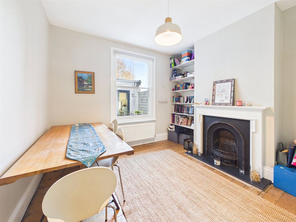 Property photo 3 of 19 Picture No. 17