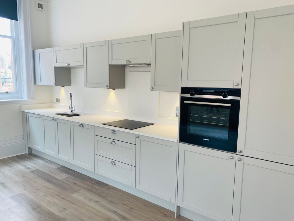 Property photo 3 of 8 Kitchen