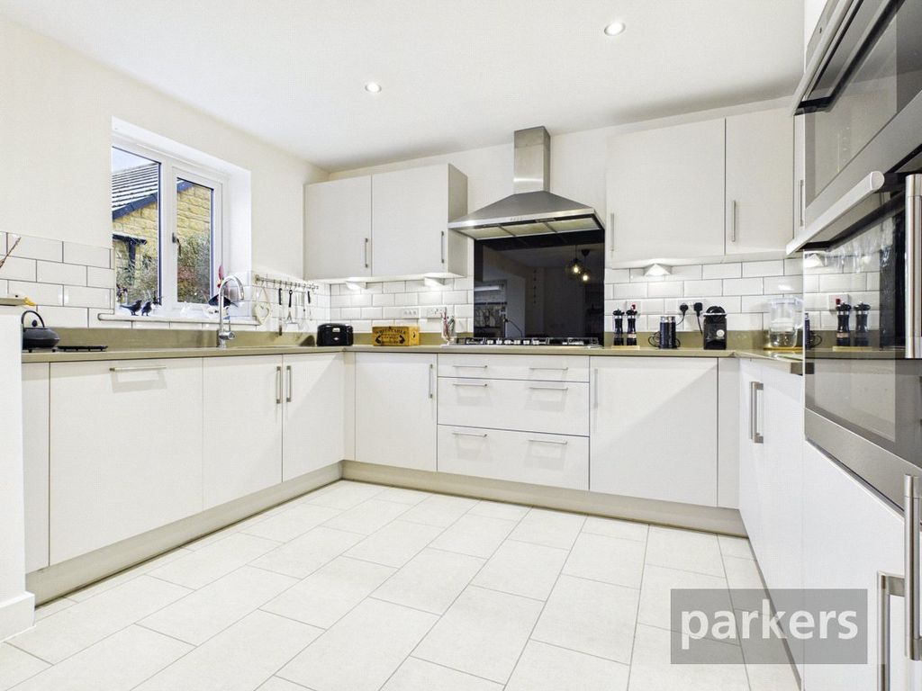 Property photo 3 of 30 Kitchen