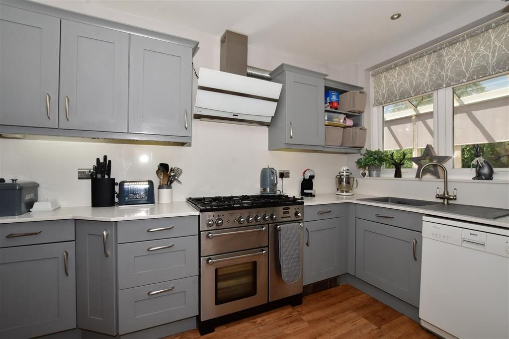 Property photo 3 of 13 Kitchen