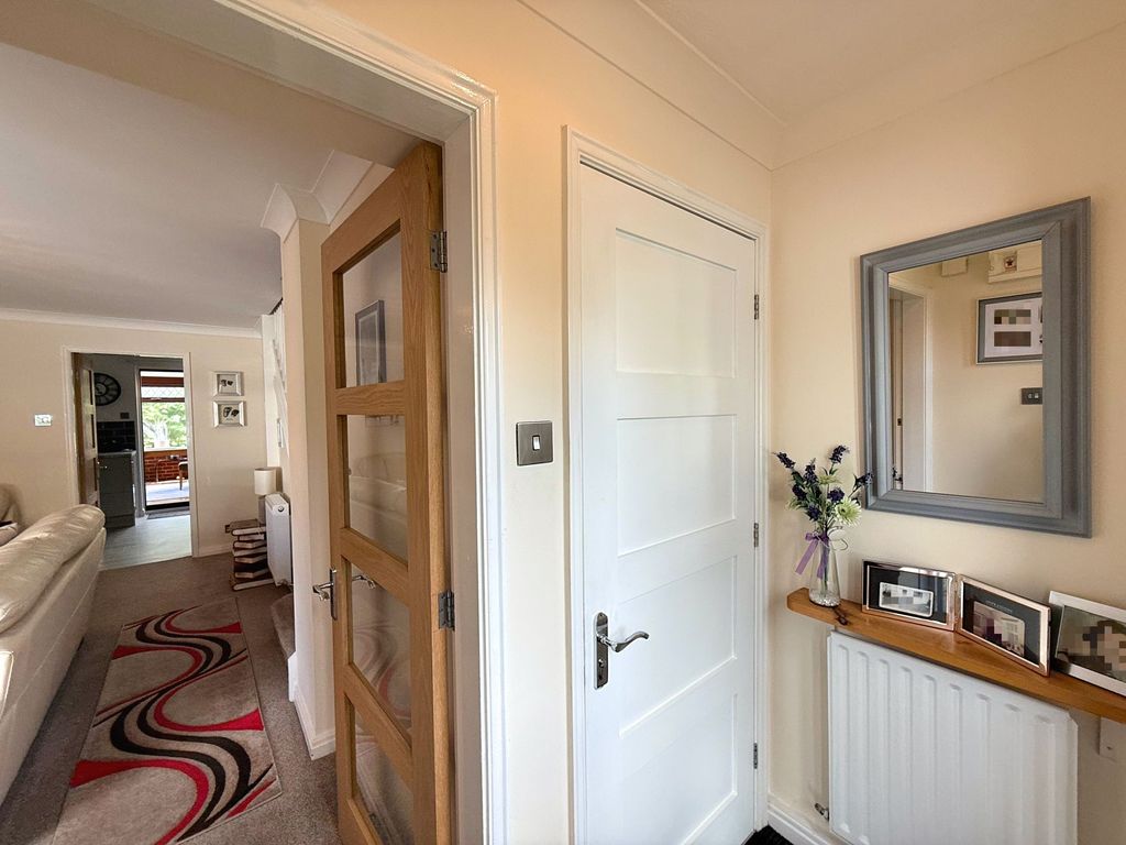Property photo 2 of 27