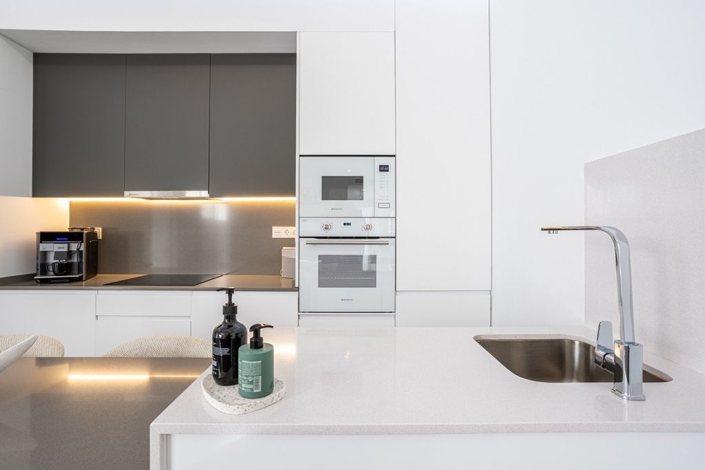 Property photo 3 of 38