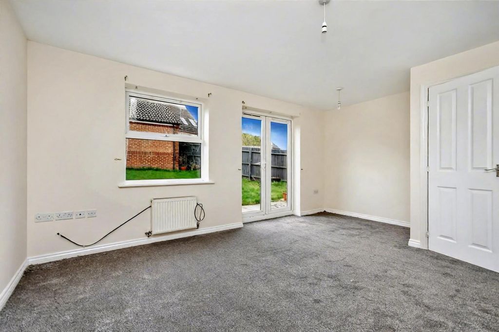 Property photo 2 of 8 Mlq3Zofn9Eyw4Lujw-_X7Q.Jpg