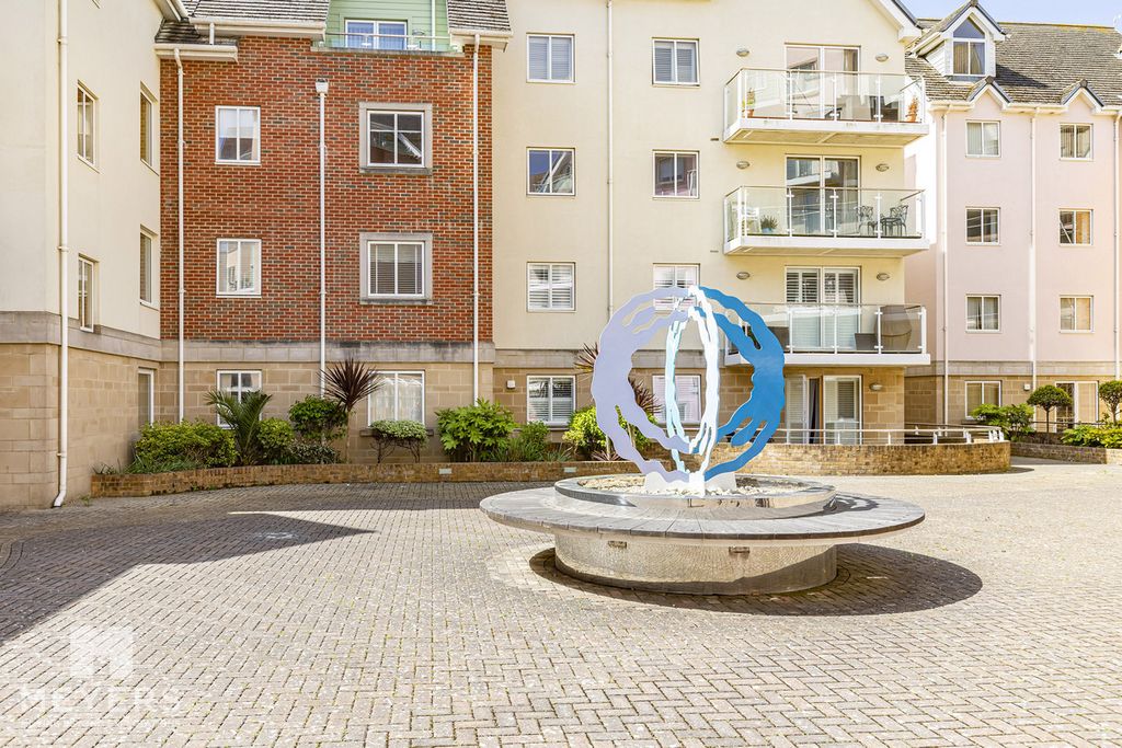 Property photo 3 of 21