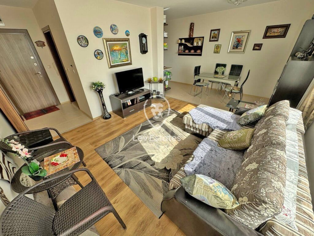 Property photo 2 of 11