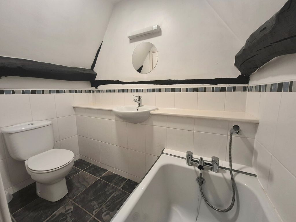 Property photo 3 of 19 En Suite