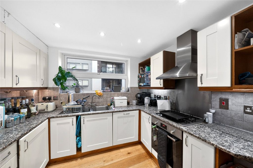 Property photo 3 of 12 Kitchen