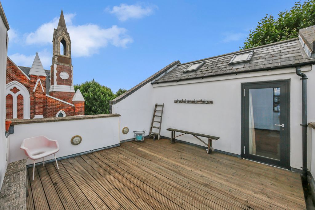 Property photo 2 of 11 Picture No. 02