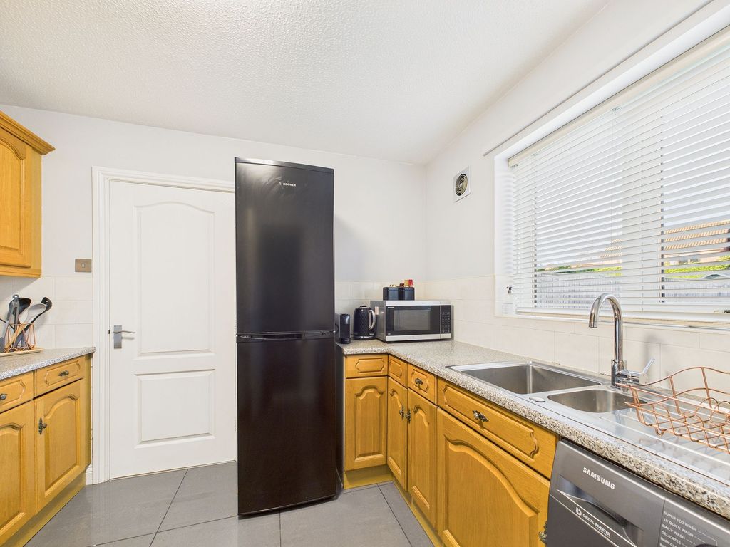 Property photo 2 of 12 Kitchen